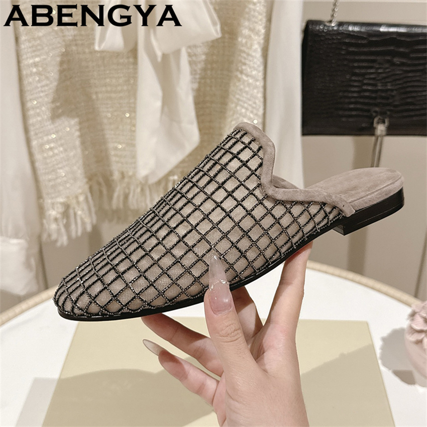 Błyszczące, koronkowe, siatecz – Ethnic Fashion recenzja i cena