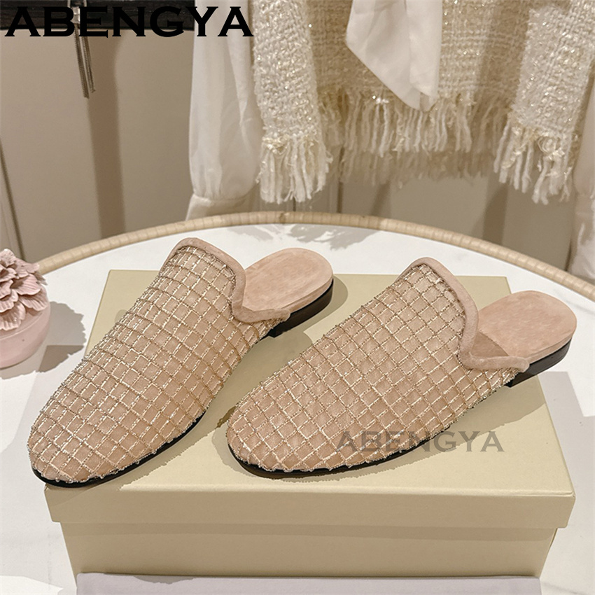 Błyszczące, koronkowe, siatecz – Ethnic Fashion recenzja i cena