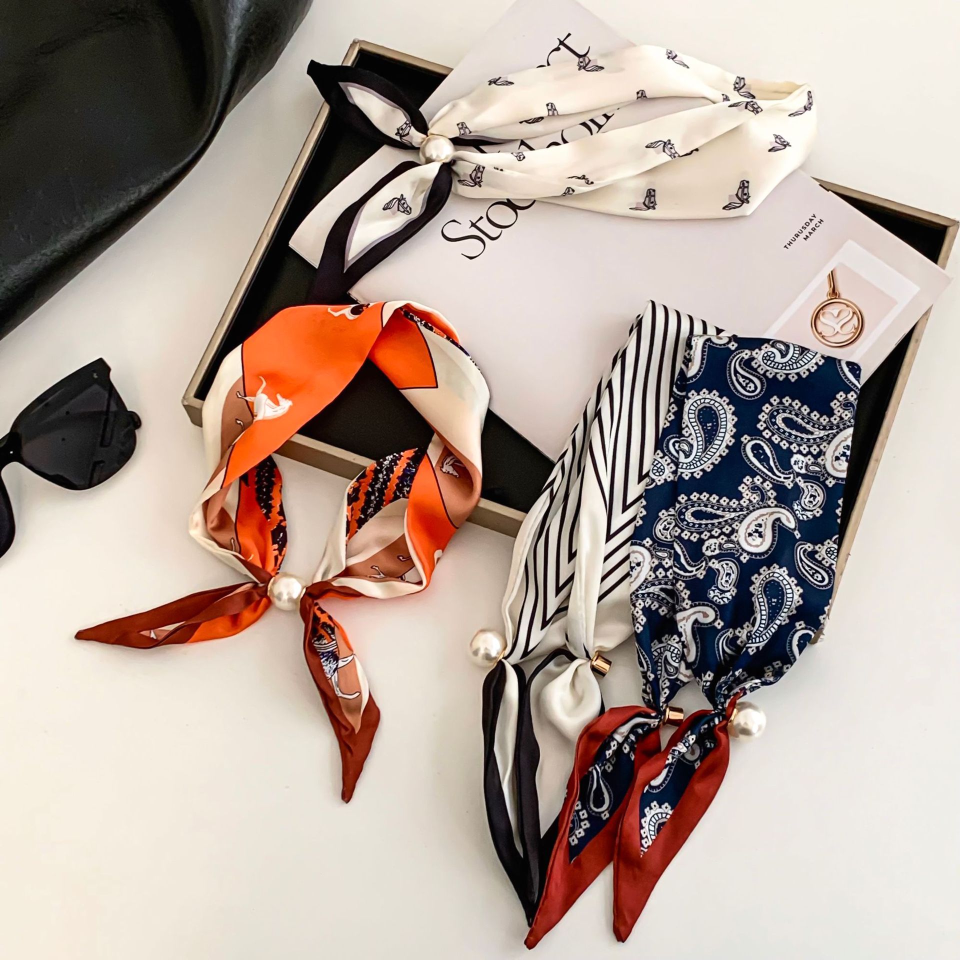 Jedwabna apaszka z motywem kwi – Ethnic Fashion Collection recenzja i cena