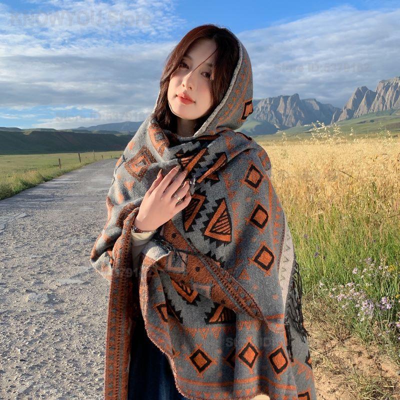 Damski płaszcz z kapturem w st – Ethnic Fashion Photography recenzja i cena