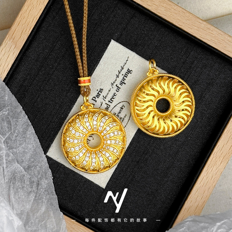 Złoty naszyjnik w stylu sklepu – Ethnic Fashion Store recenzja i cena