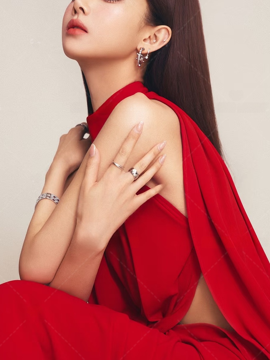 Czerwona sukienka do fotografi – Ethnic Fashion Photography recenzja i cena