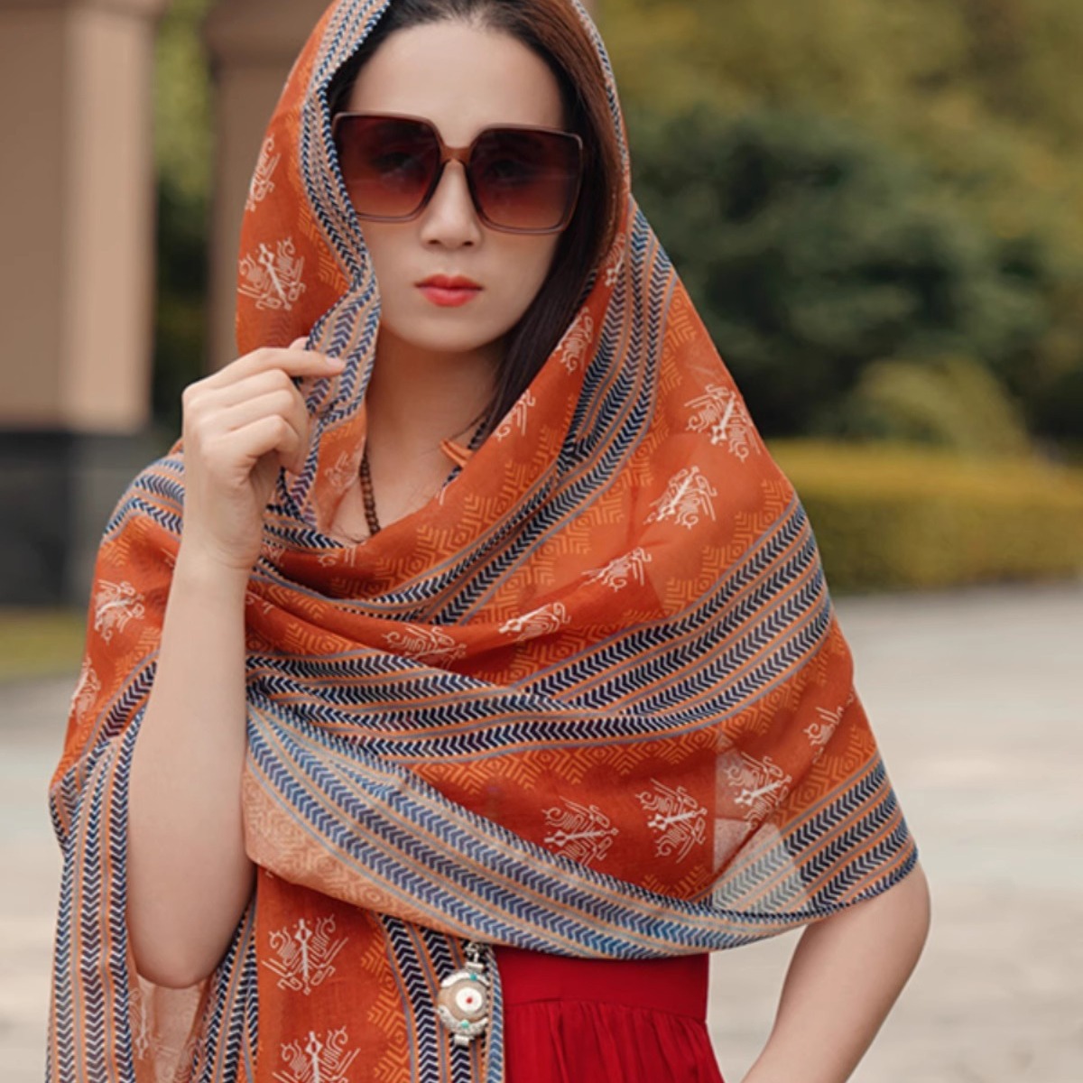 Fotografia podróżnicza, cienki – Ethnic Fashion Photography recenzja i cena